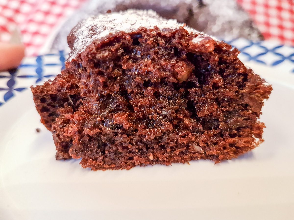 Omnia: Schokoladenkuchen mit Haselnüssen Rezept - Camping-Küche