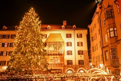 Goldenes Dachl Tannenbaum Altstadt Christkindlmarkt Innsbruck