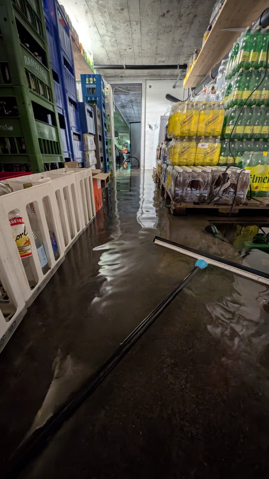 Camping-Gaesi_Steffi-Lui_Regenfaelle (7) Camping Gaesi Lui Steffi comewithus2 Restaurantkeller Überschwemmung nach Regenfällen